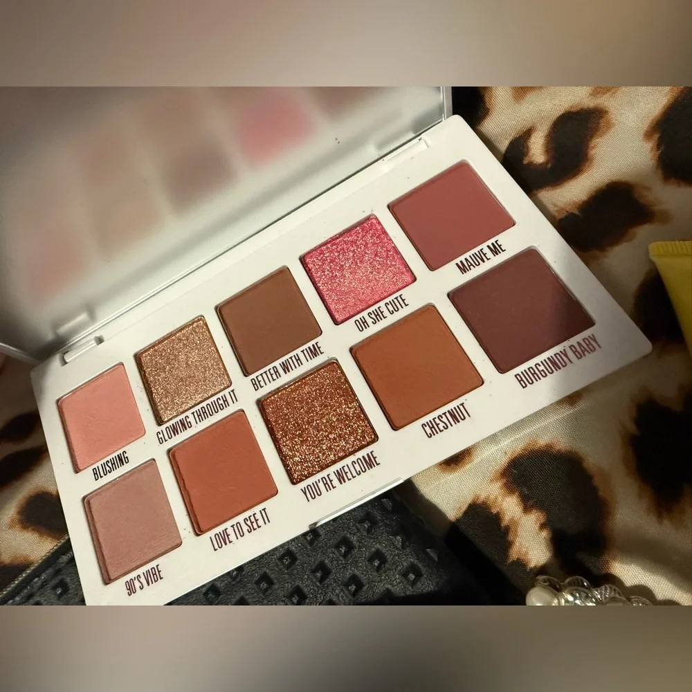 💕Makeup Bundle💕 - Picture 11 of 12